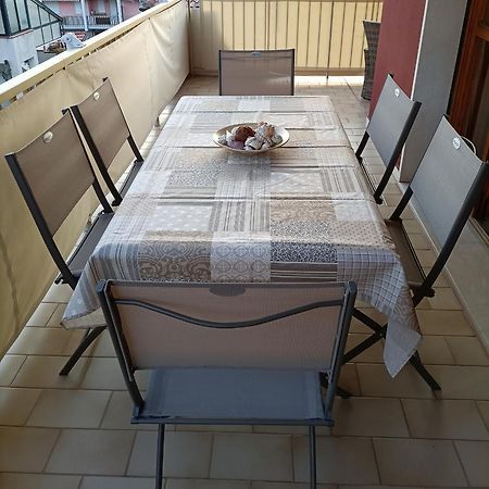 ヴェンティミーリアCasa A Un Passo Dal Mareアパートメント エクステリア 写真